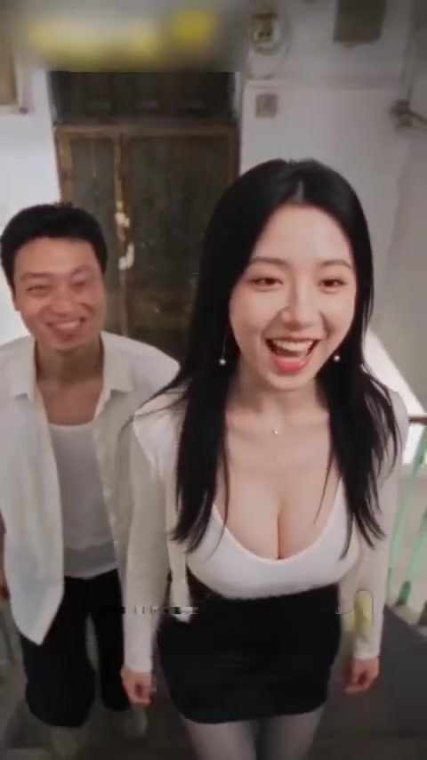 淫乱万人骑的婊子女友