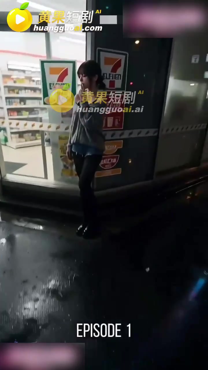 便利店门口的桃花